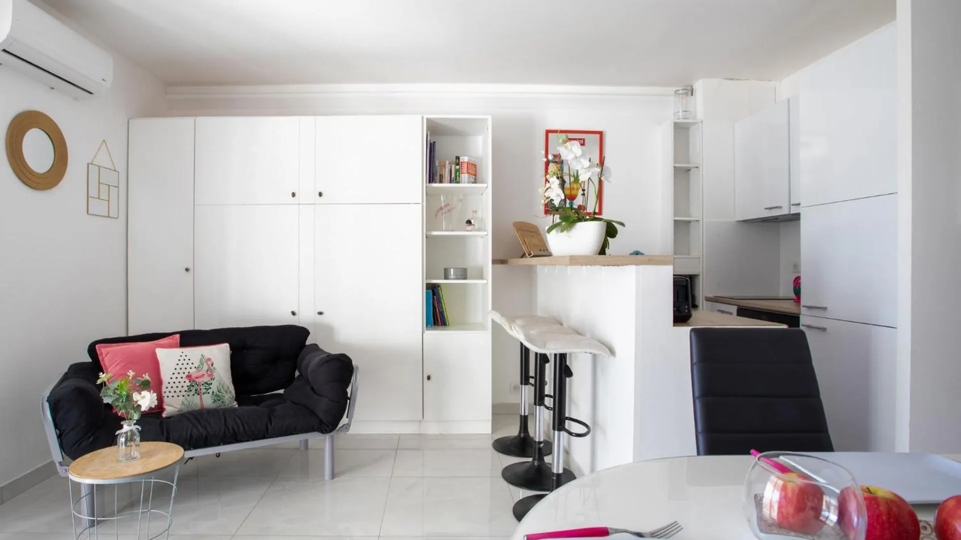 Apartment Holidays 80 By Interhome Saint-Laurent-du-Var